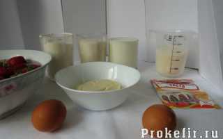 Манник с клубникой на кефире