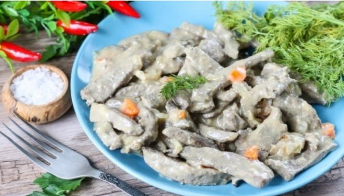 Гуляш из печени с подливкой как в детском саду