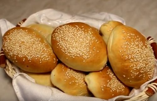 Классические пирожки с капустой в духовке на дрожжевом тесте