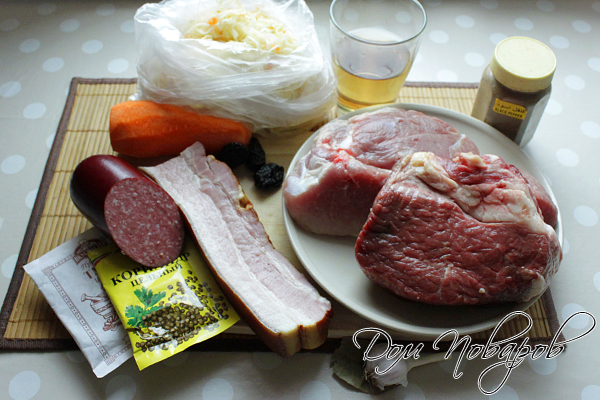 Подготовьте мясо, овощи и специи