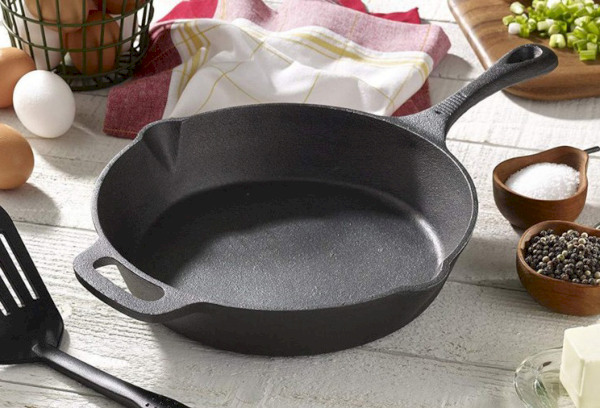 Чугунная сковородка