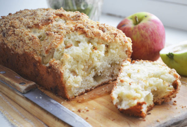 Яблочный кекс на простокваше