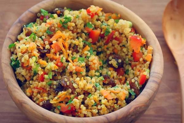 Плов из киноа с овощами