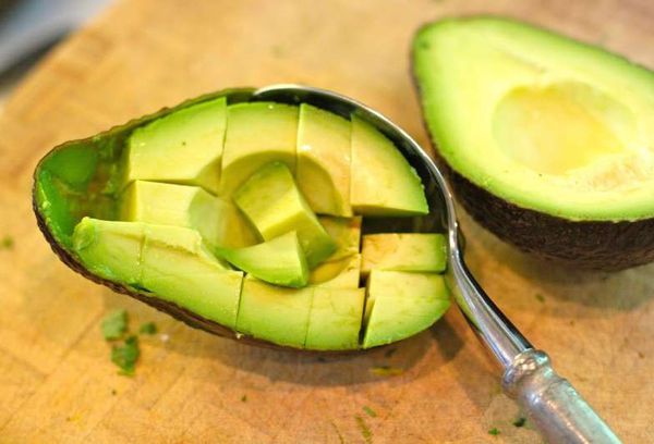 Чистка и нарезка авокадо