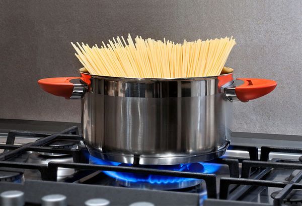 приготовление спагетти