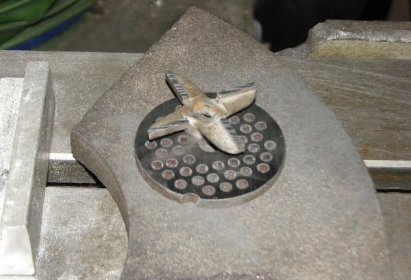 ножи для мясорубки на точильном камне