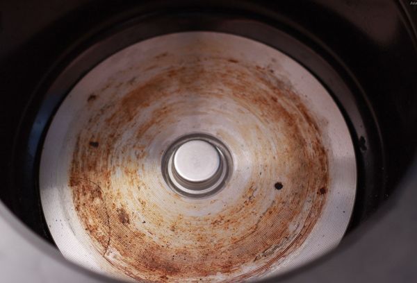 грязное дно мультиварки