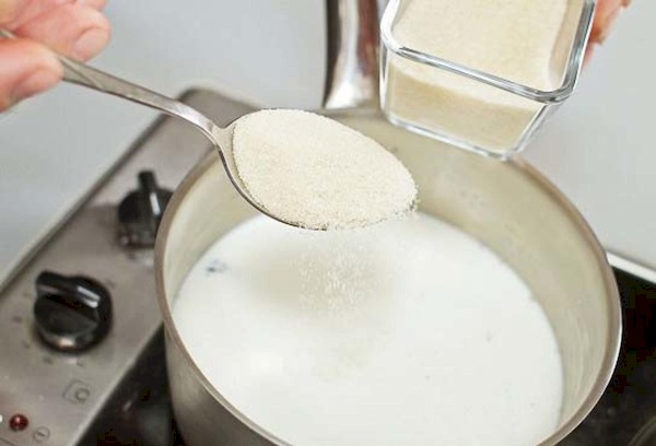 Приготовление молочного киселя