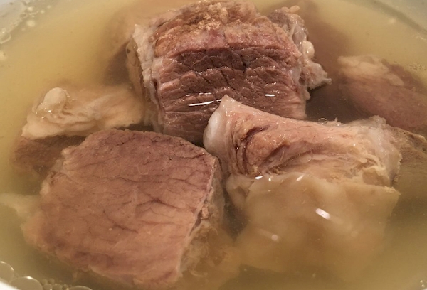 Бульон из говяжьего мяса без косточки