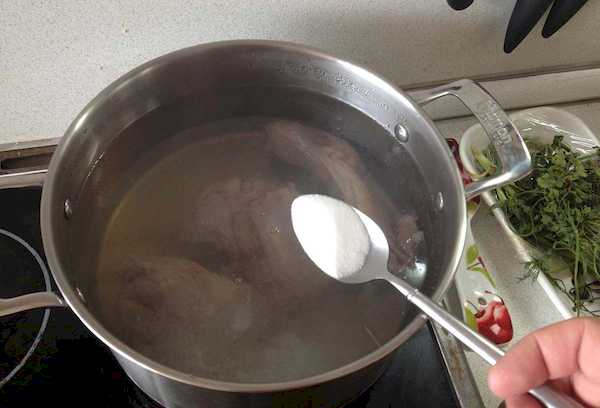 Соль на ложке