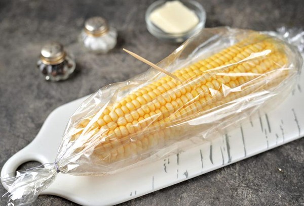 Кукуруза в микроволновке в пакете