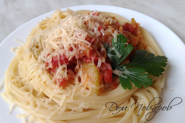 Паста с тушеными баклажанами