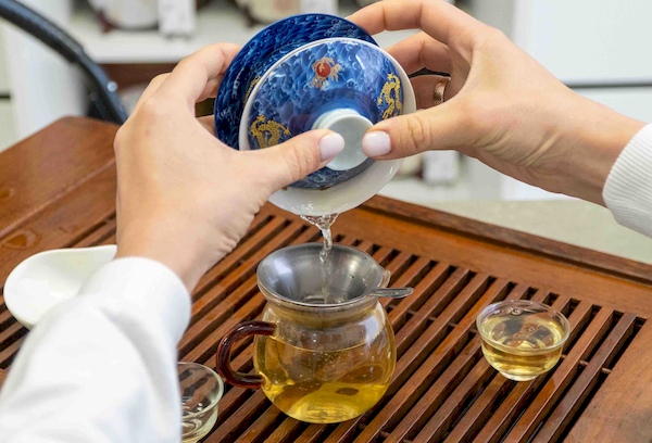 Заваривание чая пуэр