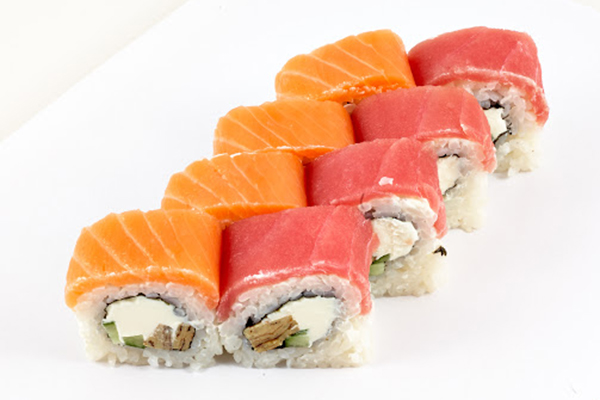 Роллы с лососем и с тунцом