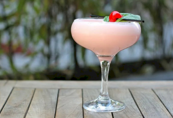 Коктейль «Пьяная вишня» с молоком