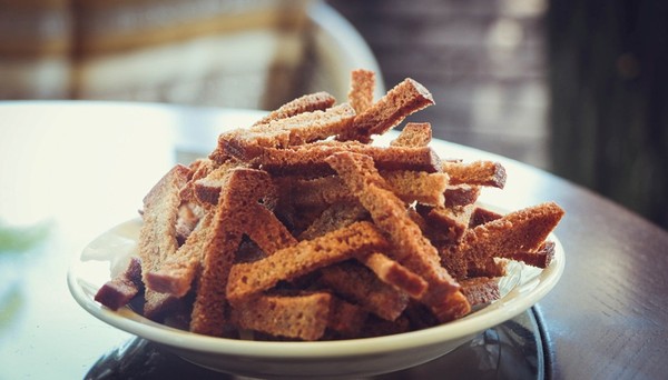 Домашние сухарики и пиво