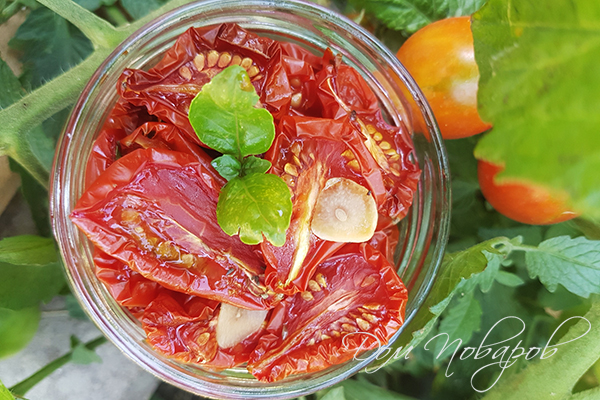 Вяленые томаты в банке